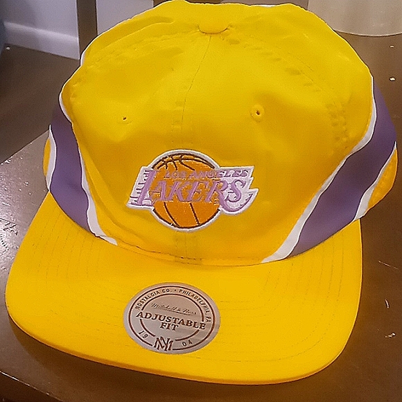 Mitchell & Ness Los Angeles Lakers Nylon Baseball Hat - Picture 2 of 5